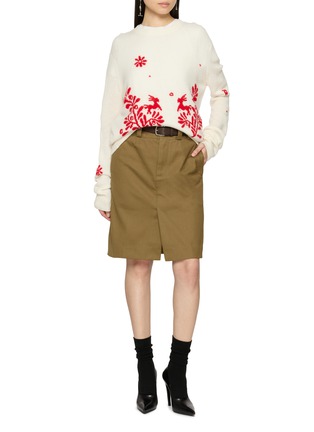 模特儿示范图 - 点击放大 - EDITION - Long Sleeve Red Floral Motif Knit Top