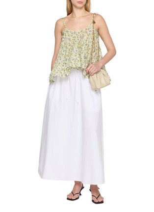 模特儿示范图 - 点击放大 - MERLETTE - Saaz Floral Print Cotton Voile Tiered Top