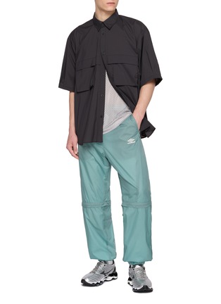 模特儿示范图 - 点击放大 - F/CE. - Short Sleeve Water Repellent Utility Overshirt