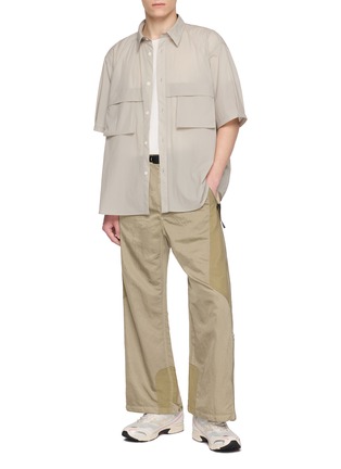 模特儿示范图 - 点击放大 - F/CE. - Short Sleeve Water Repellent Utility Overshirt