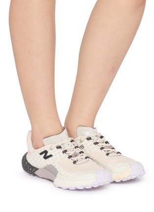 模特儿示范图 - 点击放大 - NEW BALANCE - Minimus Trail Women's Sneakers