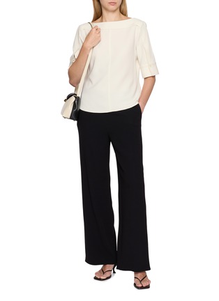 模特儿示范图 - 点击放大 - THEORY - Admiral Crepe Boatneck Top