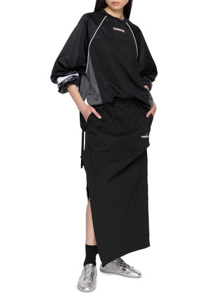 模特儿示范图 - 点击放大 - WE11DONE - Long Sleeve Logo Football Jersey Top