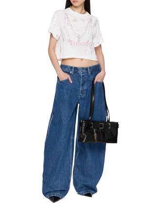 模特儿示范图 - 点击放大 - WE11DONE - Cropped Distressed Necklace Print Knit Top