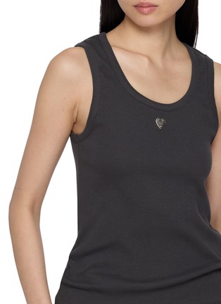  - MARGESHERWOOD - X Peanuts Heart Pendant Ribbed Tank Top