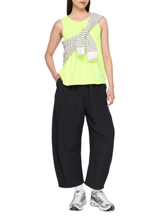 模特儿示范图 - 点击放大 - FP MOVEMENT - Hot Shot Twist Back Tank Top
