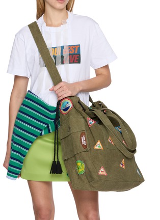 正面 -点击放大 - BAZISZT - Scout Patch Embellished Canvas Tote