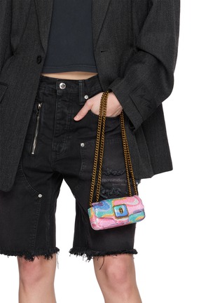 模特儿示范图 - 点击放大 - KURT GEIGER - LONG NANO PIMLICO 单肩包