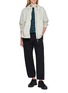 模特儿示范图 - 点击放大 - AND WANDER - Webbing Belt Contrast Stitch Cropped Pants