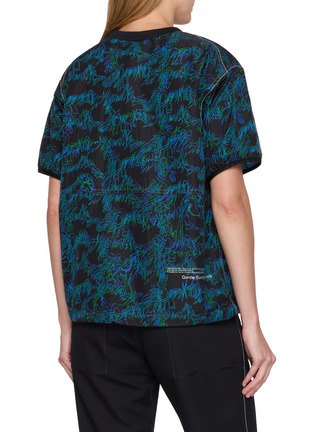 背面 - 点击放大 - AND WANDER - Abstract Print Zip Pocket T-Shirt