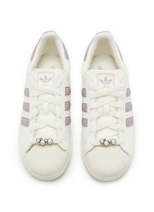 模特儿示范图 - 点击放大 - ADIDAS - 女款 SUPERSTAR II 系带运动鞋