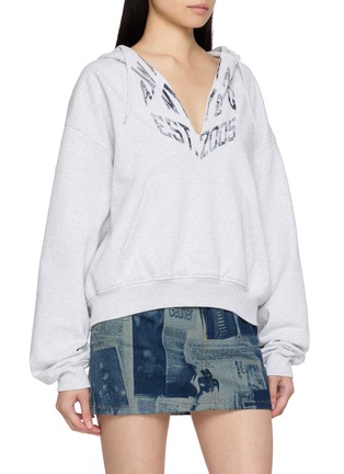 细节 - 点击放大 - ALEXANDERWANG - Pre-Styled Slashed Neck Hoodie With Cropped Dickie Shirt