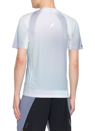 背面 - 点击放大 - SOAR RUNNING - Printed Tech T-shirt