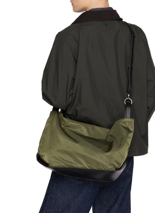 模特儿示范图 - 点击放大 - DISCORD YOHJI YAMAMOTO - Leather Trim Convertible Bag