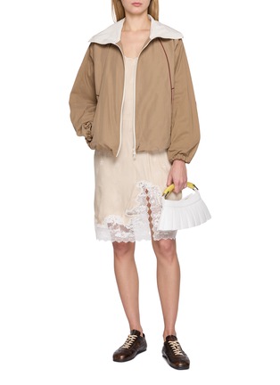 模特儿示范图 - 点击放大 - LACOSTE - Natacha Lace Trim Dress