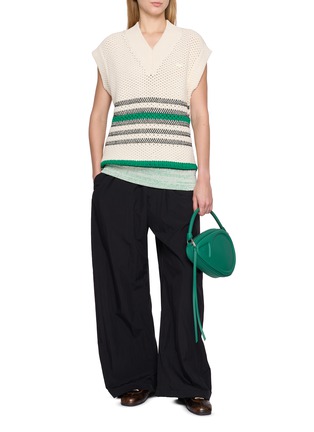 模特儿示范图 - 点击放大 - LACOSTE - Nono V-Neck Knit Vest