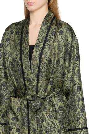  - INTO THE EAST - 提花和服式系带外套