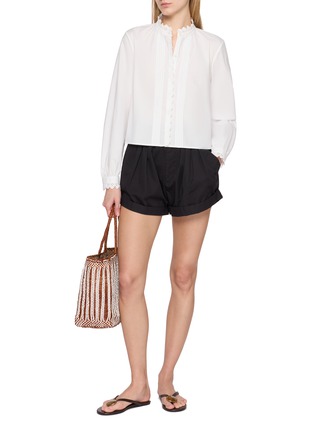 模特儿示范图 - 点击放大 - DÔEN - Paige Pleated Shorts