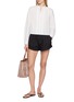 模特儿示范图 - 点击放大 - DÔEN - Paige Pleated Shorts