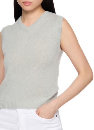  - DÔEN - Ribbed Cashmere Knit Vest