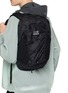 模特儿示范图 - 点击放大 - MM6 MAISON MARGIELA - X SALOMON XT-15 双肩背包