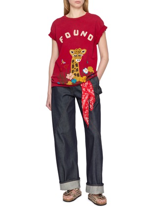 模特儿示范图 - 点击放大 - FOUND - Wildlife Chenille Embroidered Cotton T-Shirt