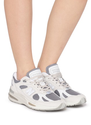 模特儿示范图 - 点击放大 - NEW BALANCE - 991 Suede Unisex Sneakers