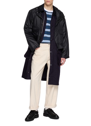 模特儿示范图 - 点击放大 - BARBOUR - X Kaptain Sunshine 层次拼接派克大衣