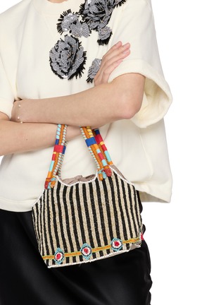 模特儿示范图 - 点击放大 - IMAYIN - Indira Beaded Cotton Bag