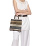 模特儿示范图 - 点击放大 - IMAYIN - Monstera Beaded Cotton Carryall Bag