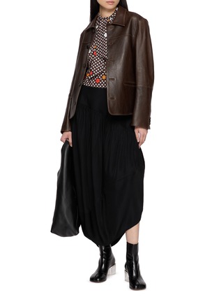 模特儿示范图 - 点击放大 - MM6 MAISON MARGIELA - Sleeveless Floral Print Draped Open Back Top