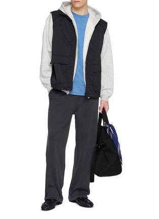 模特儿示范图 - 点击放大 - MAISON LABICHE - Largeau Drawstring Waistband Cotton Jogging Pants
