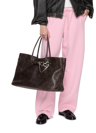 模特儿示范图 - 点击放大 - MARGESHERWOOD - Large Grandma Used Leather Bag