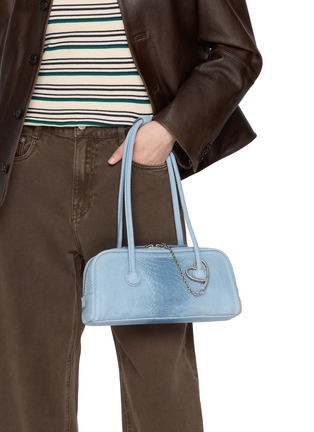 模特儿示范图 - 点击放大 - MARGESHERWOOD - Soft Boston Python Effect Leather Shoulder Bag