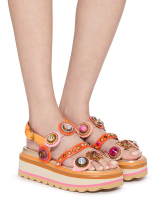 模特儿示范图 - 点击放大 - KURT GEIGER SHOES - Octavia Slingback Leather Slides