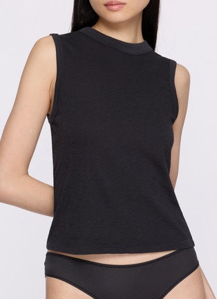 模特儿示范图 - 点击放大 - SKIMS - WORN IN JERSEY 纯棉背心