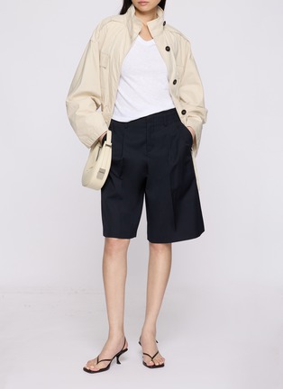 背面 - 点击放大 - SKIMS - WORN IN JERSEY 纯棉 V 领短袖 T 恤