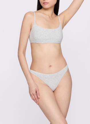 模特儿示范图 - 点击放大 - SKIMS - EVERYDAY COTTON 丁字裤