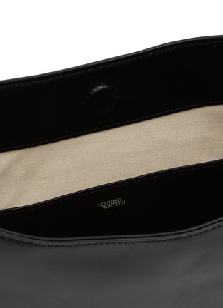 细节 - 点击放大 - NOTHING WRITTEN - Flat Round Leather Shoulder Bag