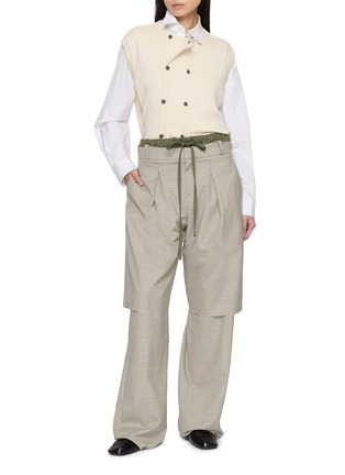 模特儿示范图 - 点击放大 - SONIA CARRASCO - Double Breasted Cotton Silk Knit Vest