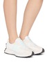 模特儿示范图 - 点击放大 - NEW BALANCE - 327 Women's Sneakers