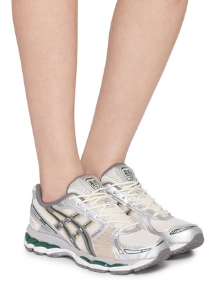 模特儿示范图 - 点击放大 - ASICS - GEL-KAYANO 12.1 Unisex Sneakers