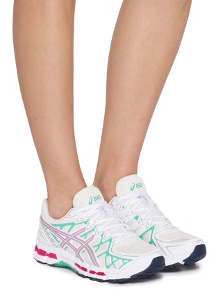 模特儿示范图 - 点击放大 - ASICS - GEL-KAYANO 20 Low Top Unisex Sneakers