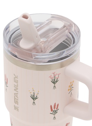 细节 –点击放大 - STANLEY - The Quencher ProTour Flip Straw Lid Tumbler 20oz — Rose Quartz Bouquets