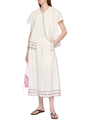 模特儿示范图 - 点击放大 - LAOWLA - Floral Embroidery Elasticated Waistband Midi Skirt