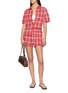 模特儿示范图 - 点击放大 - GUEST IN RESIDENCE - Picnic Plaid Silk Linen Shorts