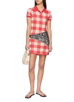 模特儿示范图 - 点击放大 - GUEST IN RESIDENCE - Gingham Silk Linen Polo Dress