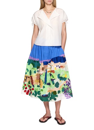 模特儿示范图 - 点击放大 - MII - Garden Landscape Printed Hand Embroidered Skirt