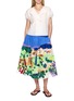 模特儿示范图 - 点击放大 - MII - Garden Landscape Printed Hand Embroidered Skirt