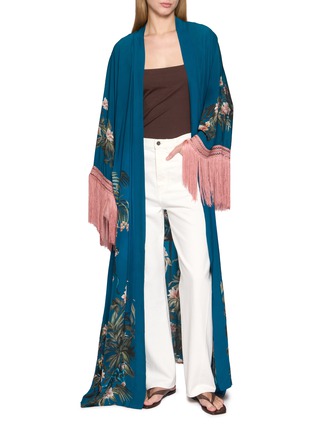 模特儿示范图 - 点击放大 - DISTRICT BY MARGHERITA MAZZEI - Palm Tree Print Fringed Sleeve Kimono